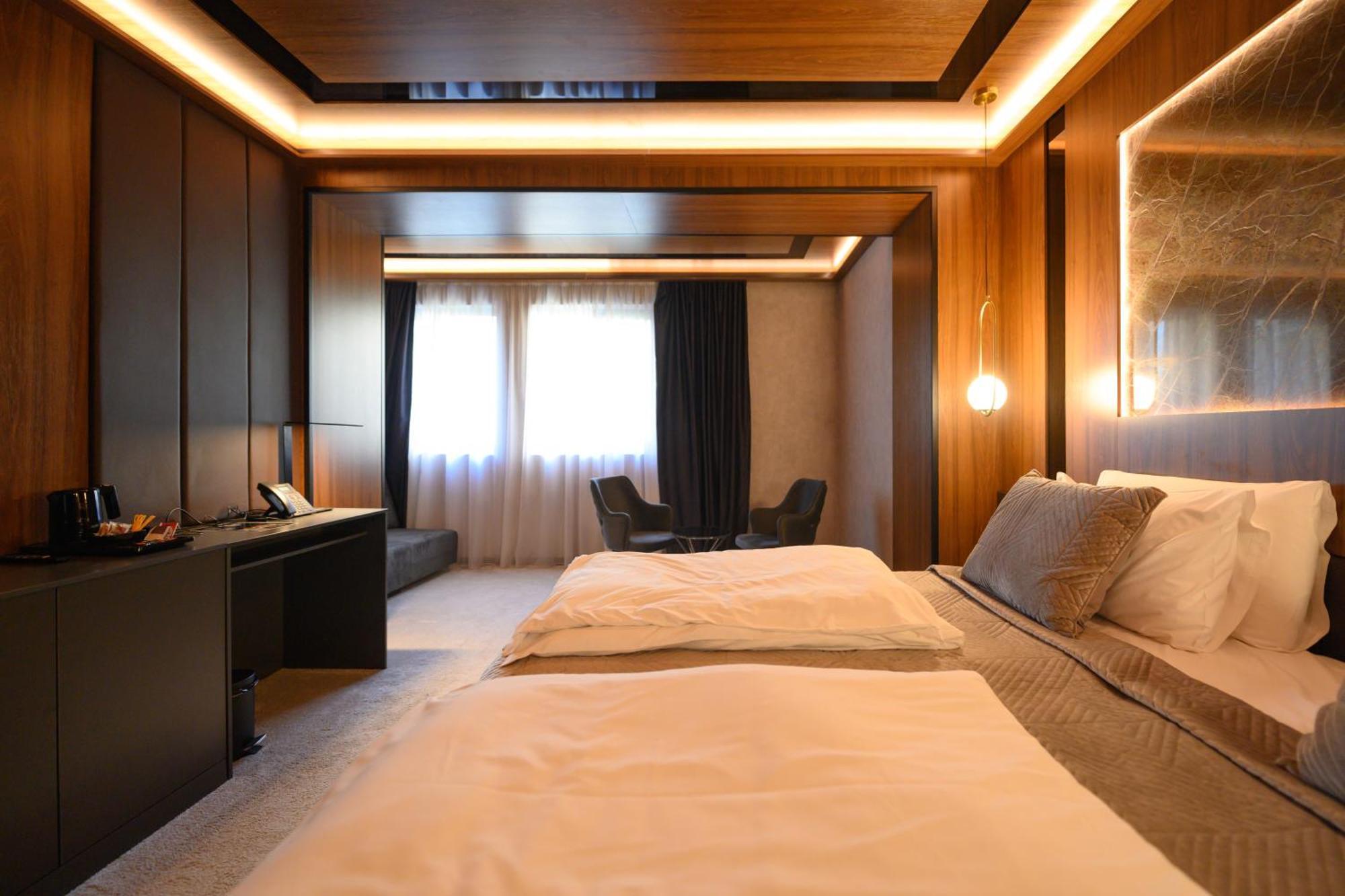 Hotel Macedonia Square สโกเปีย ภายนอก รูปภาพ